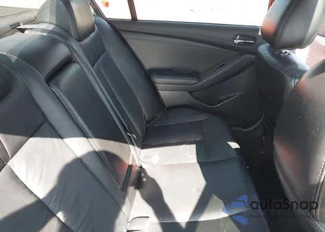 2010 Nissan Altima 2.5 S z USA, uszkodzony, nr VIN 1N4AL2AP4AN560505